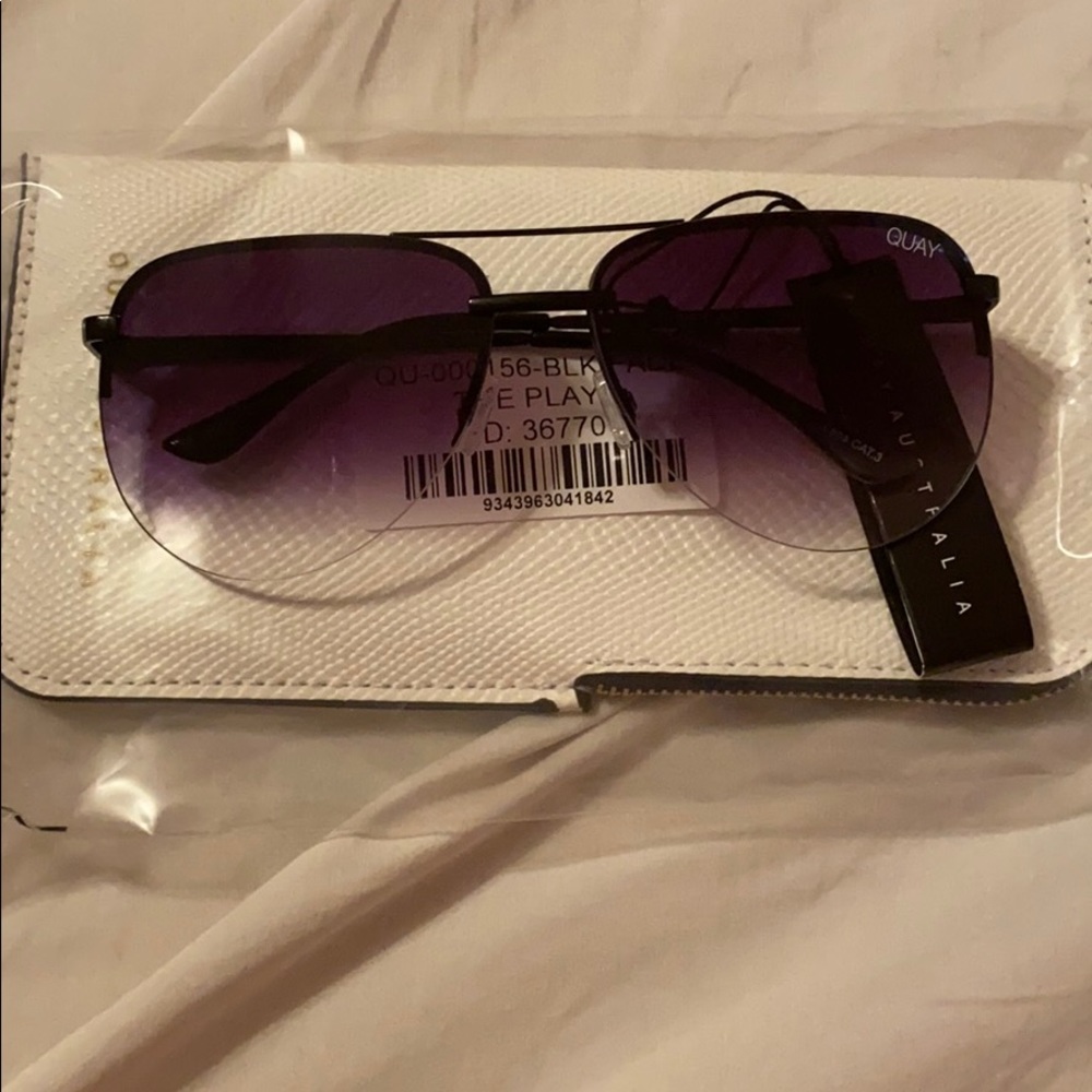 Black fade quay sunglasses